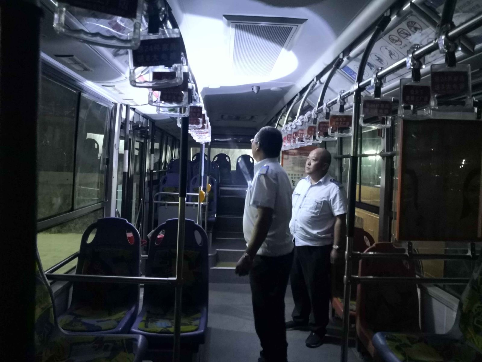 公交集團海通公交公司開(kāi)展國慶期間場(chǎng)站安全夜查活動(dòng)